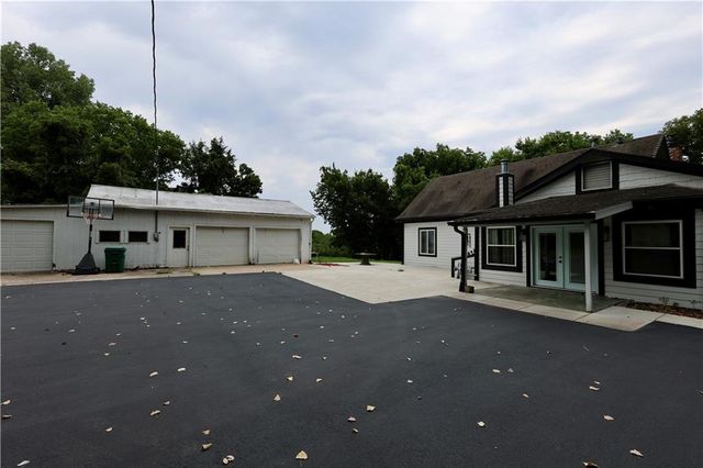 9800 Hutton Road, Kansas City, KS 66109