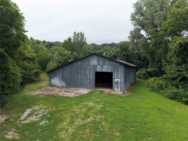 9800 Hutton Road, Kansas City, KS 66109