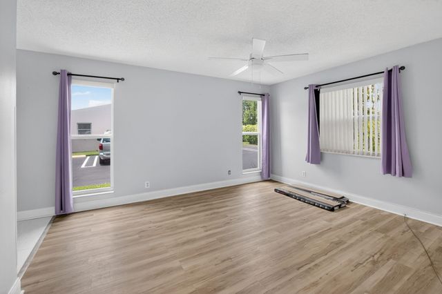 2401 Del Aire Boulevard 101, Delray Beach, FL 33445
