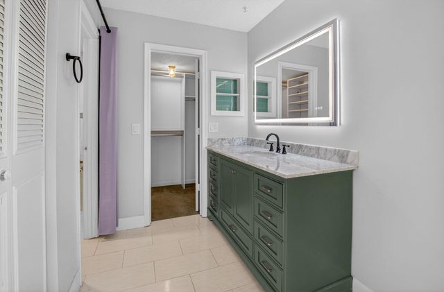 2401 Del Aire Boulevard 101, Delray Beach, FL 33445