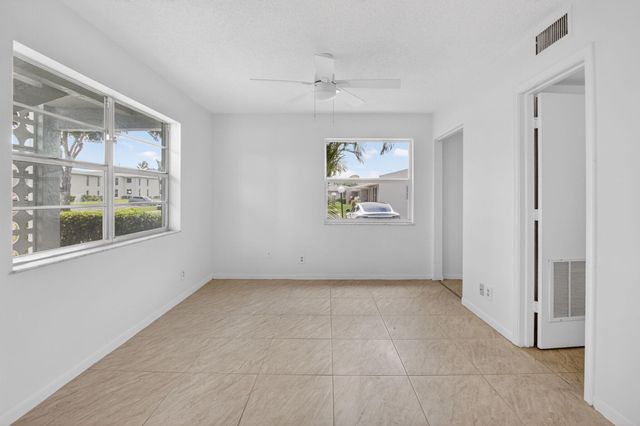 2401 Del Aire Boulevard 101, Delray Beach, FL 33445