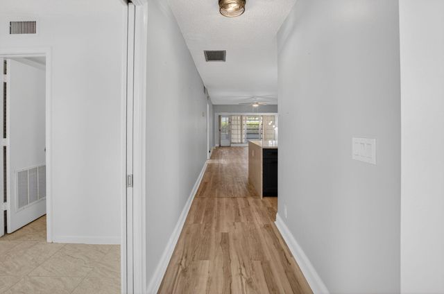 2401 Del Aire Boulevard 101, Delray Beach, FL 33445