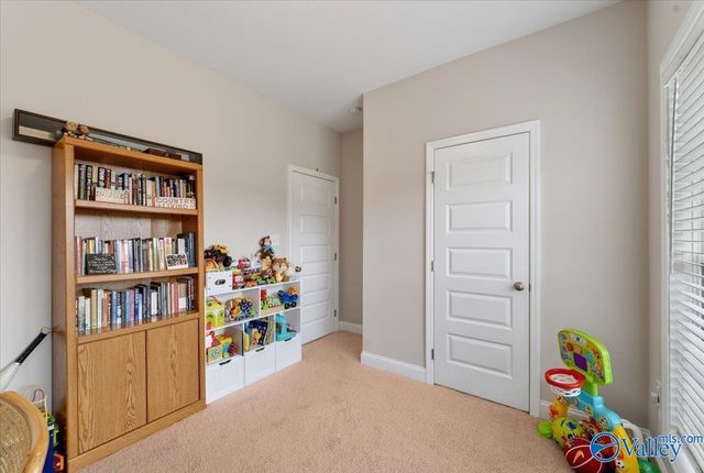 4010 Rockland Circle, Owens Cross Roads, AL 35763