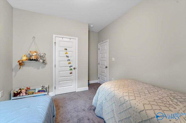 4010 Rockland Circle, Owens Cross Roads, AL 35763