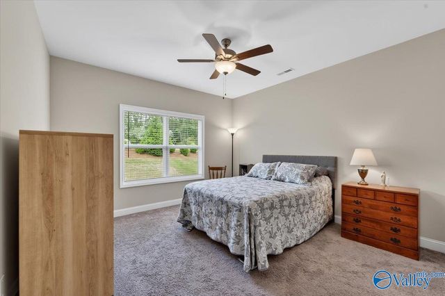 4010 Rockland Circle, Owens Cross Roads, AL 35763