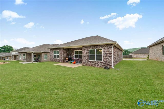 4010 Rockland Circle, Owens Cross Roads, AL 35763