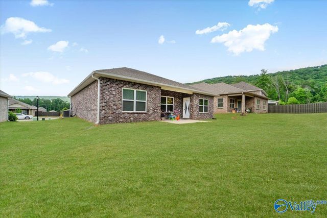 4010 Rockland Circle, Owens Cross Roads, AL 35763
