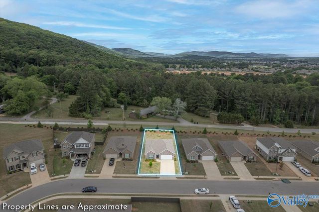 4010 Rockland Circle, Owens Cross Roads, AL 35763