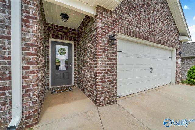 4010 Rockland Circle, Owens Cross Roads, AL 35763