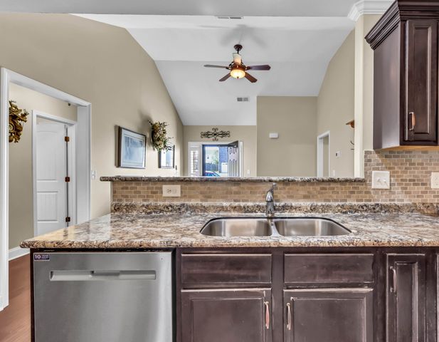 3027 Outfitters Dr, Clarksville, TN 37040