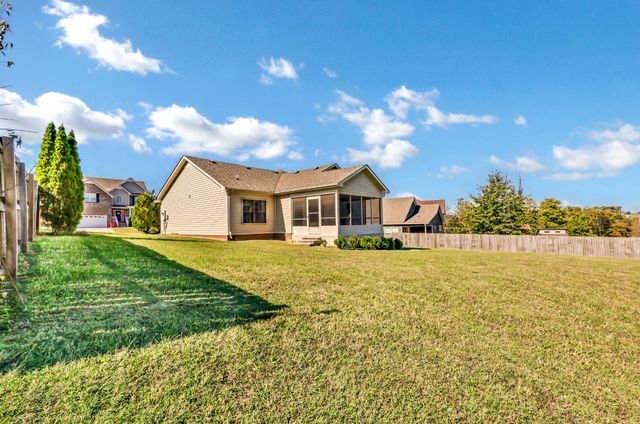 3027 Outfitters Dr, Clarksville, TN 37040