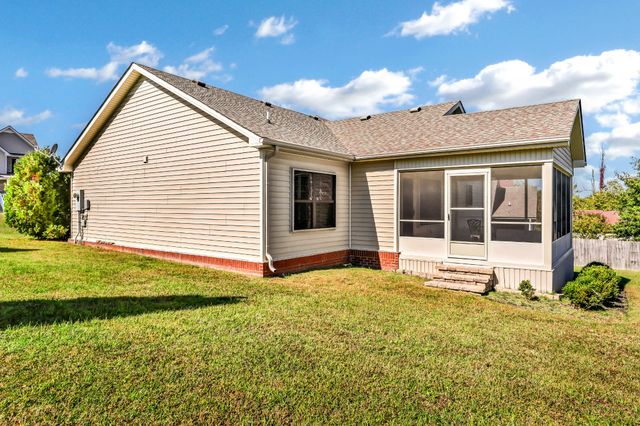 3027 Outfitters Dr, Clarksville, TN 37040