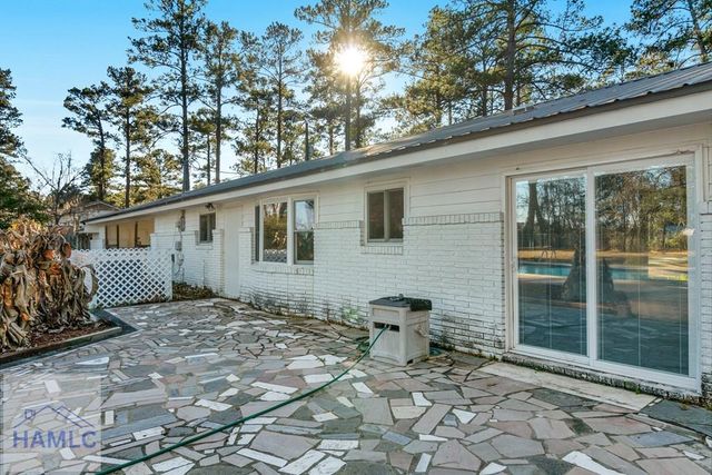 888 Altamaha Road, Jesup, GA 31545