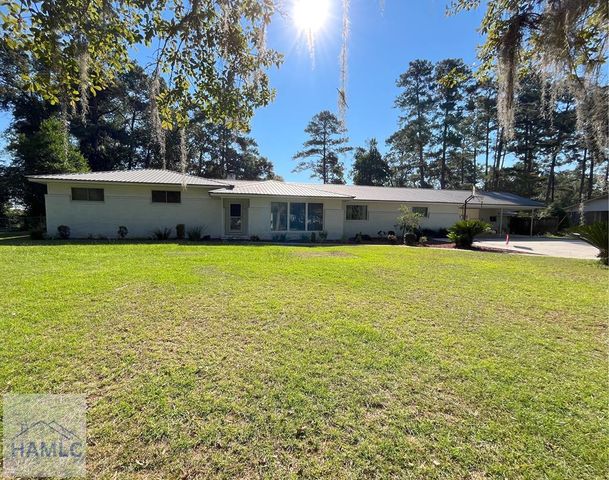 888 Altamaha Road, Jesup, GA 31545