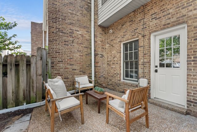102 Fairmont Pl, Nashville, TN 37203