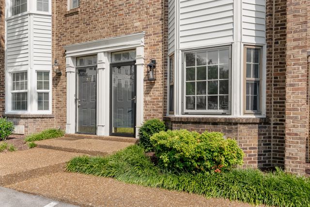 102 Fairmont Pl, Nashville, TN 37203