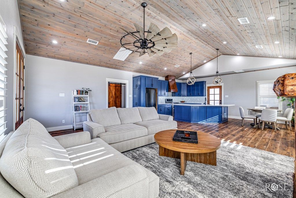 Image 7 of property listing at 7614 Aspen Ave, San Angelo, TX 76904