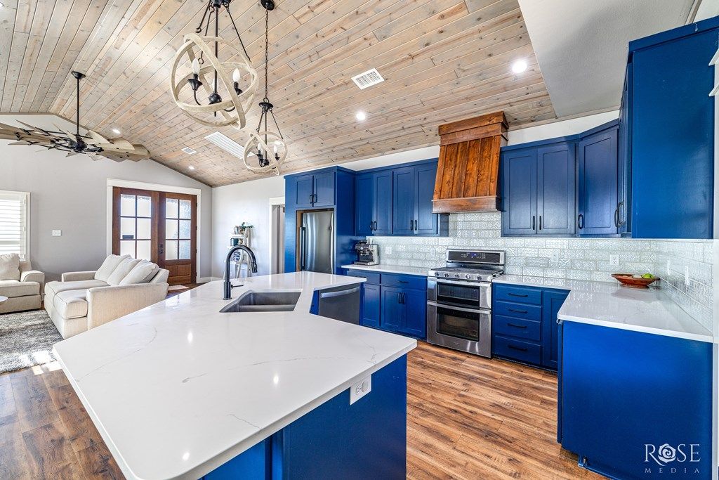 Image 8 of property listing at 7614 Aspen Ave, San Angelo, TX 76904