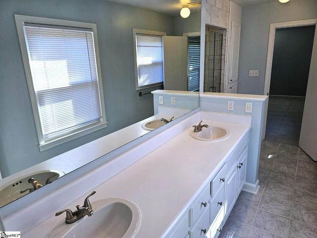 14 Fernwood Drive, Taylors, SC 29687