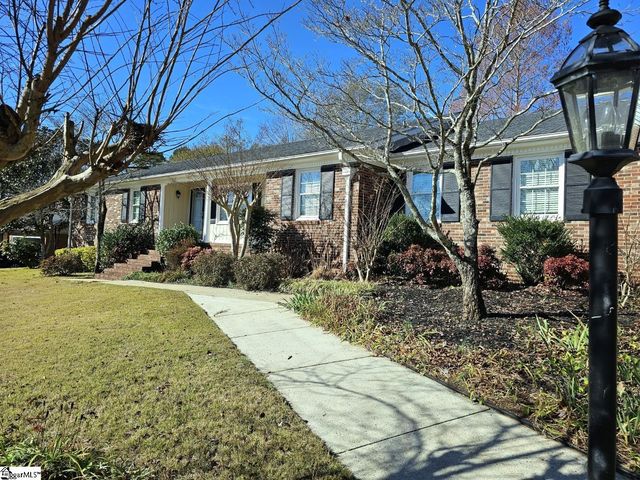 14 Fernwood Drive, Taylors, SC 29687