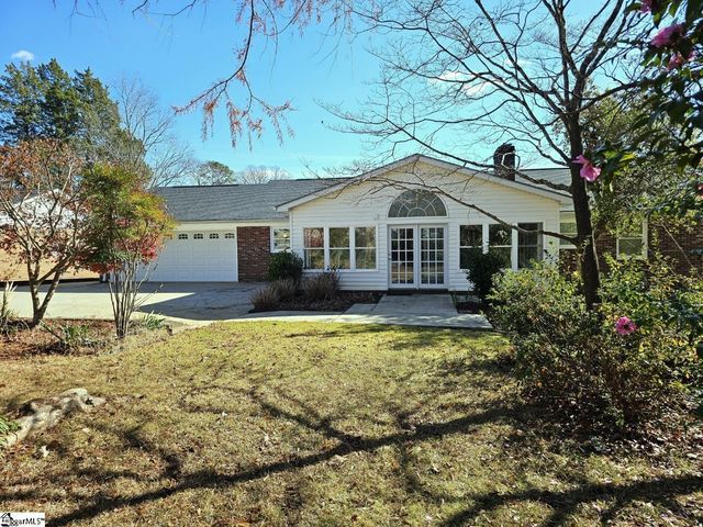 14 Fernwood Drive, Taylors, SC 29687