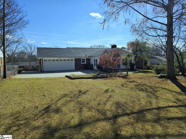 14 Fernwood Drive, Taylors, SC 29687