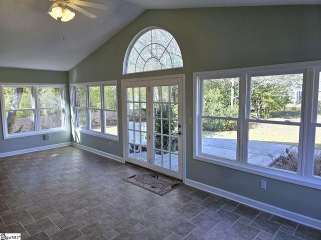 14 Fernwood Drive, Taylors, SC 29687