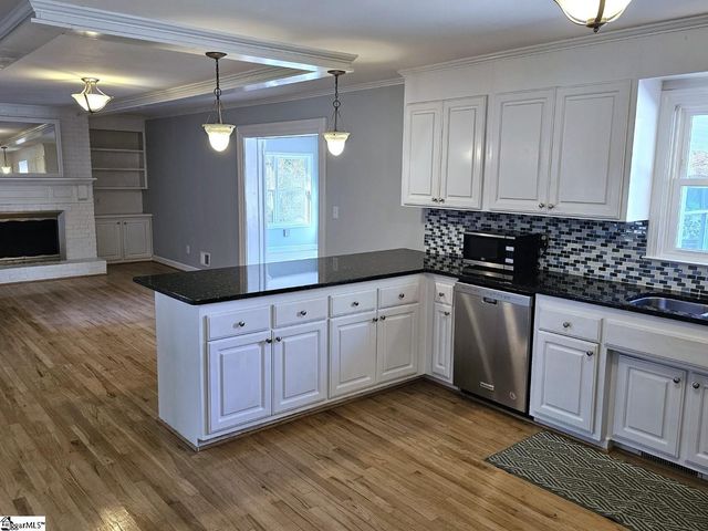 14 Fernwood Drive, Taylors, SC 29687