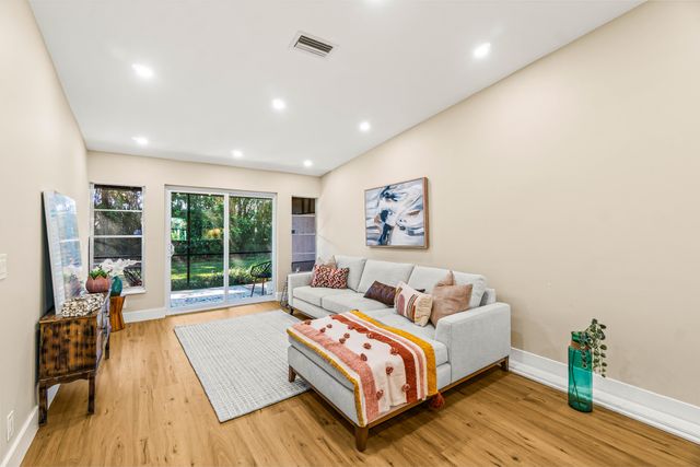 18563 Egret Way, Boca Raton, FL 33496