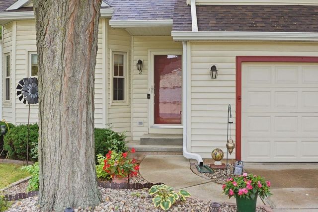 2 Cottonwood Circle, Madison, WI 53704