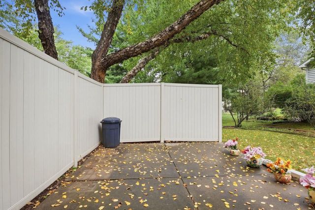 2 Cottonwood Circle, Madison, WI 53704