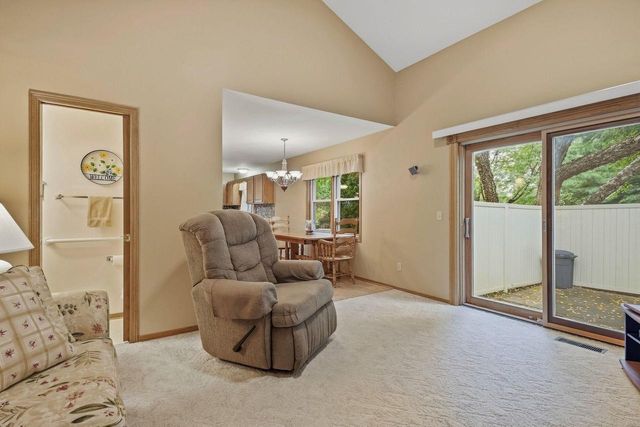 2 Cottonwood Circle, Madison, WI 53704