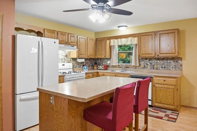 2 Cottonwood Circle, Madison, WI 53704