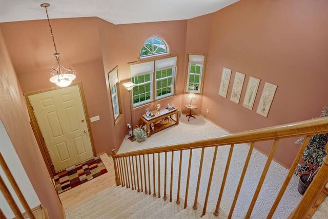 2 Cottonwood Circle, Madison, WI 53704