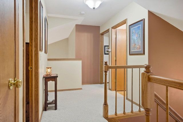 2 Cottonwood Circle, Madison, WI 53704