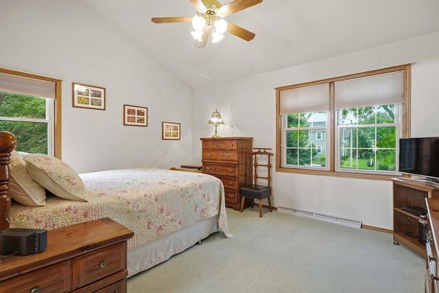 2 Cottonwood Circle, Madison, WI 53704