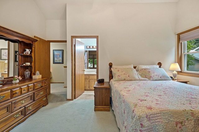 2 Cottonwood Circle, Madison, WI 53704