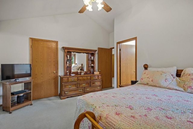 2 Cottonwood Circle, Madison, WI 53704