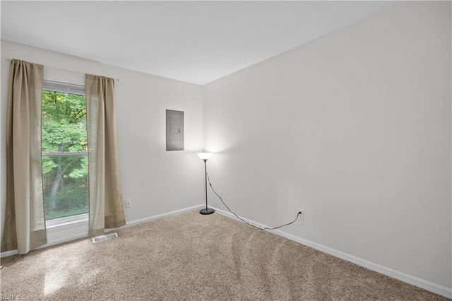 1148 Willow Green DR, Newport News, VA 23602