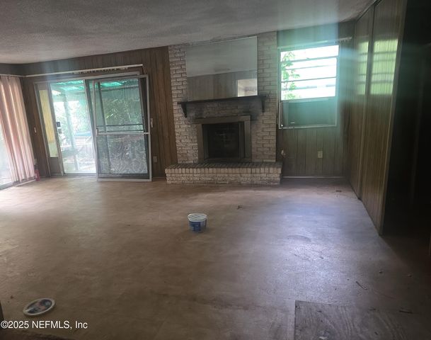 2124 LAKE WEIR Avenue, Jacksonville, FL 32210
