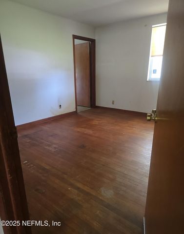2124 LAKE WEIR Avenue, Jacksonville, FL 32210