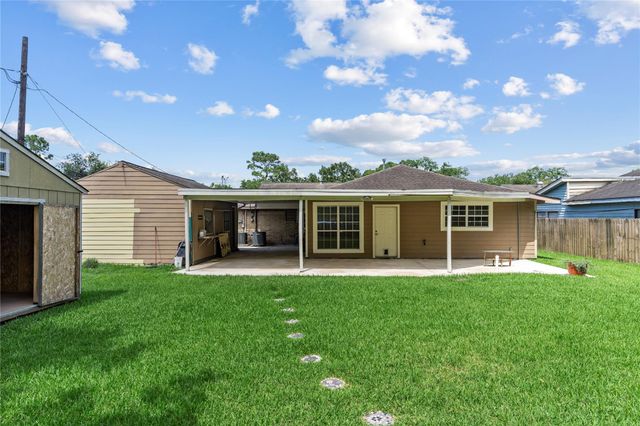 10906 Keese Drive, Houston, TX 77089