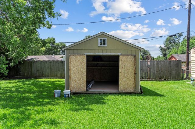 10906 Keese Drive, Houston, TX 77089