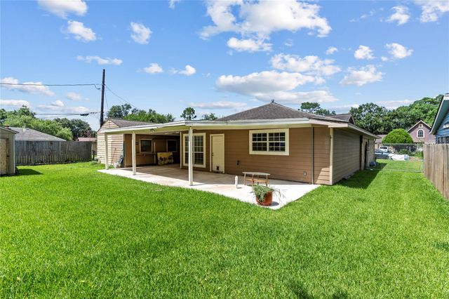 10906 Keese Drive, Houston, TX 77089