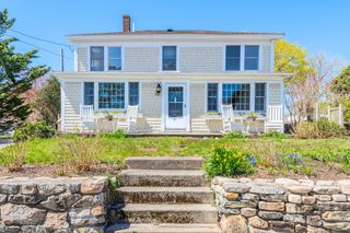 138 County Rd, Falmouth, MA 02556