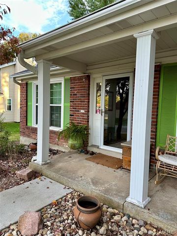 22 Shadow Creek Drive, St Peters, MO 63376