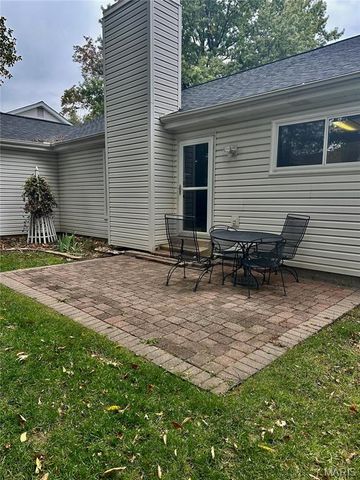 22 Shadow Creek Drive, St Peters, MO 63376