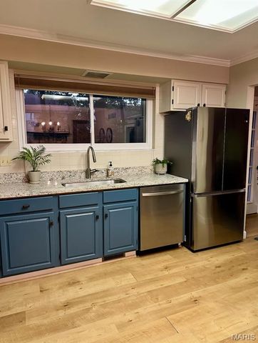 22 Shadow Creek Drive, St Peters, MO 63376