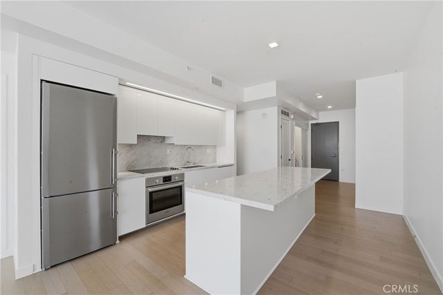 1050 S Grand Avenue 708, Los Angeles, CA 90015
