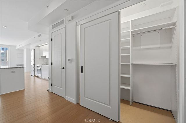 1050 S Grand Avenue 708, Los Angeles, CA 90015